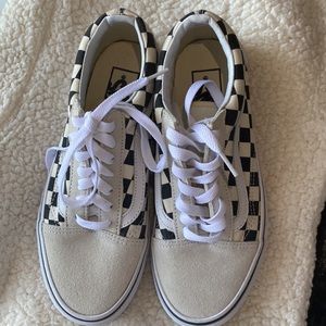 Brand new never worn, neutral bone white checkered vans